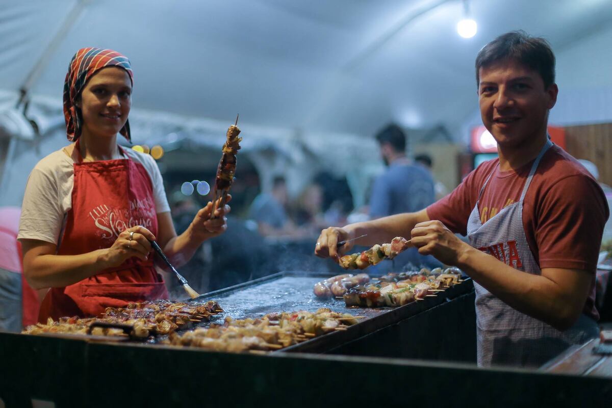 Noche de Colectividades 2023 en Rosario: un finde para recorrer el “crisol de culturas” de la ciudad