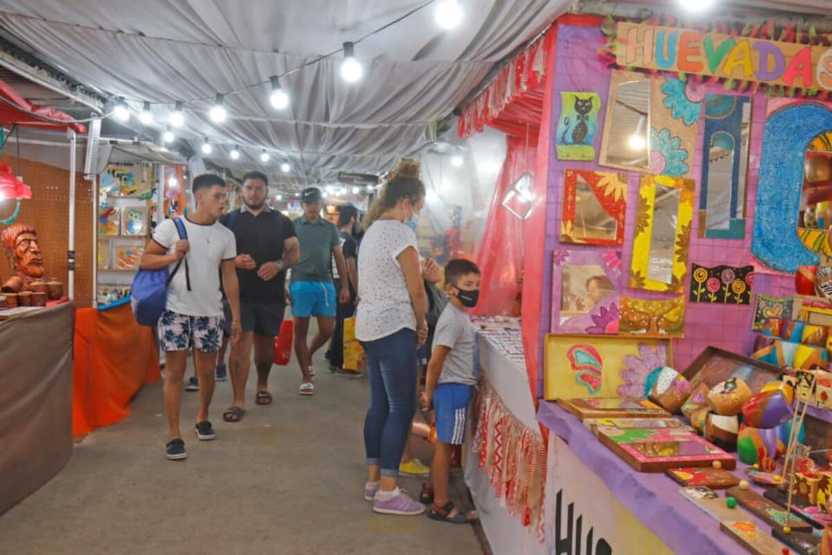 La feria de los artesanos de Villa Carlos Paz versión navideña