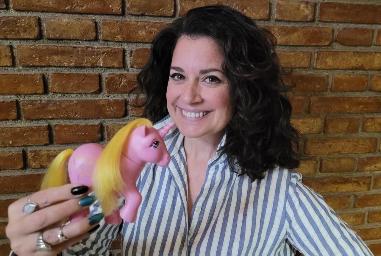 Priscila junto a Molinitos, el primer pony que le regaló su tía Vicky.