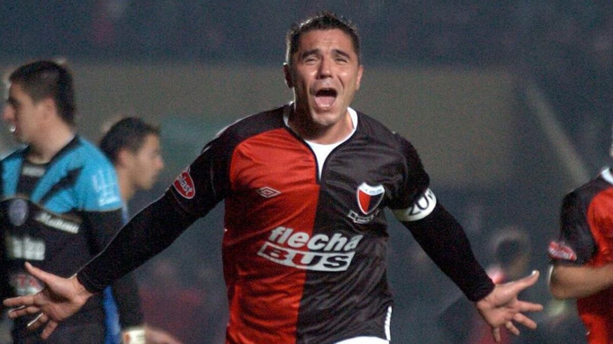 Al igual que con Rosario Central, Colón le había hecho un gol muy parecido a Racing
