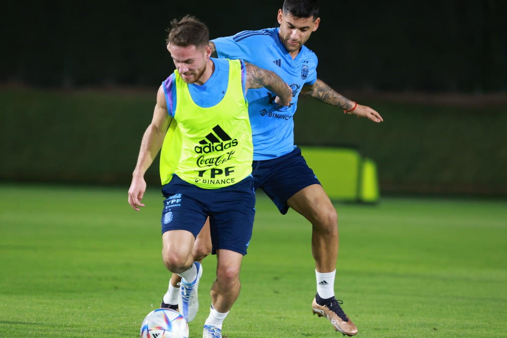 El cordobés Cristian Romero busca su chance en el equipo de la selección que enfrentará el miércoles a Polonia. (@Argentina)