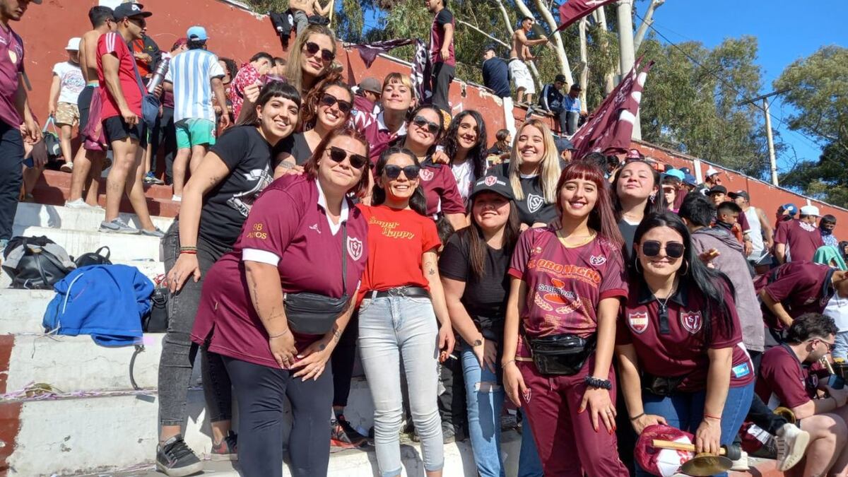 Luján Sport Club tiene a la primera barra femenina de Mendoza