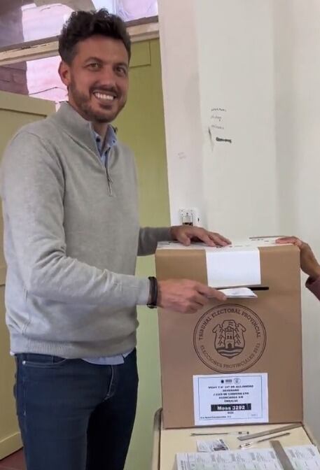 Federico Alesandri, candidato de Creo en Córdoba, ya emitió su voto.