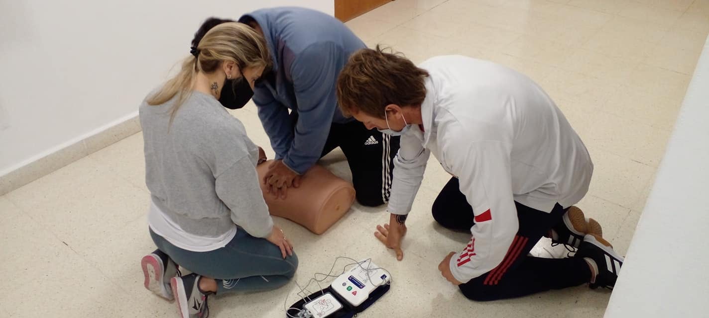 Se desarrolló la Jornada de Prevención de Accidentes en Natatorios "Taller Básico de Salvamento"