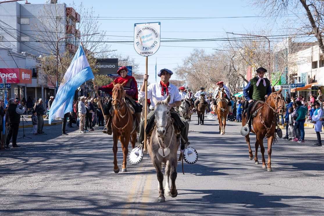 Vuelve el tradicional desfile aniversario en General Alvear