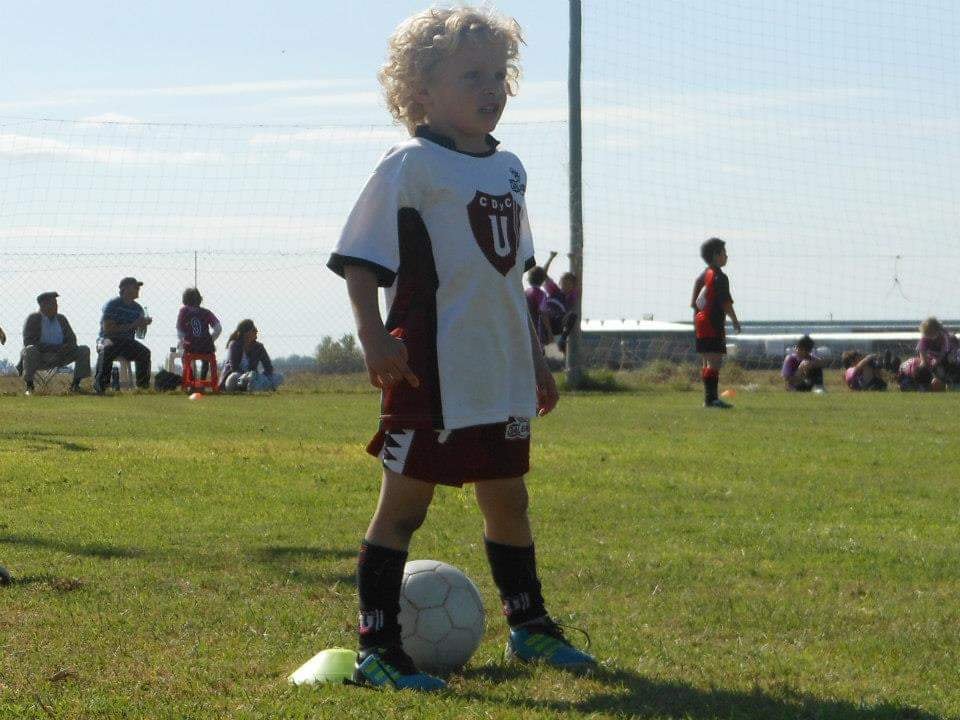 Facundo empezó a patear la pelota con tan sólo 4 años.