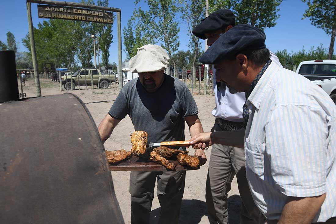 Un asado para 10, a razón de 1.550 pesos por persona (La Voz)