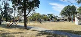 Plaza en barrio Residencial San Carlos.