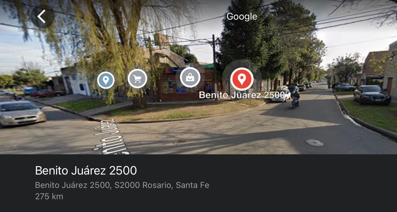 Calle Benito Juárez al 2500, lugar donde se incendió el auto en Rosario.