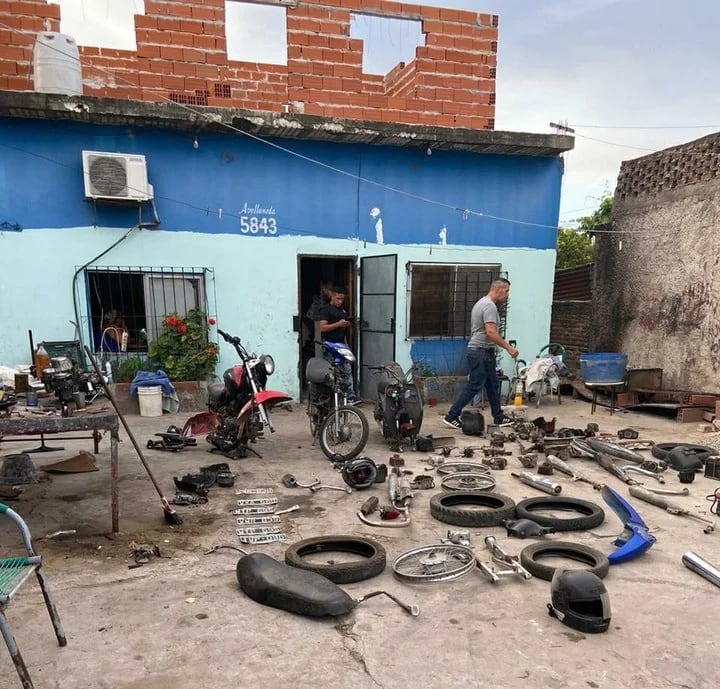 La casa donde hallaron y detuvieron a los dos sospechosos de 16 años.