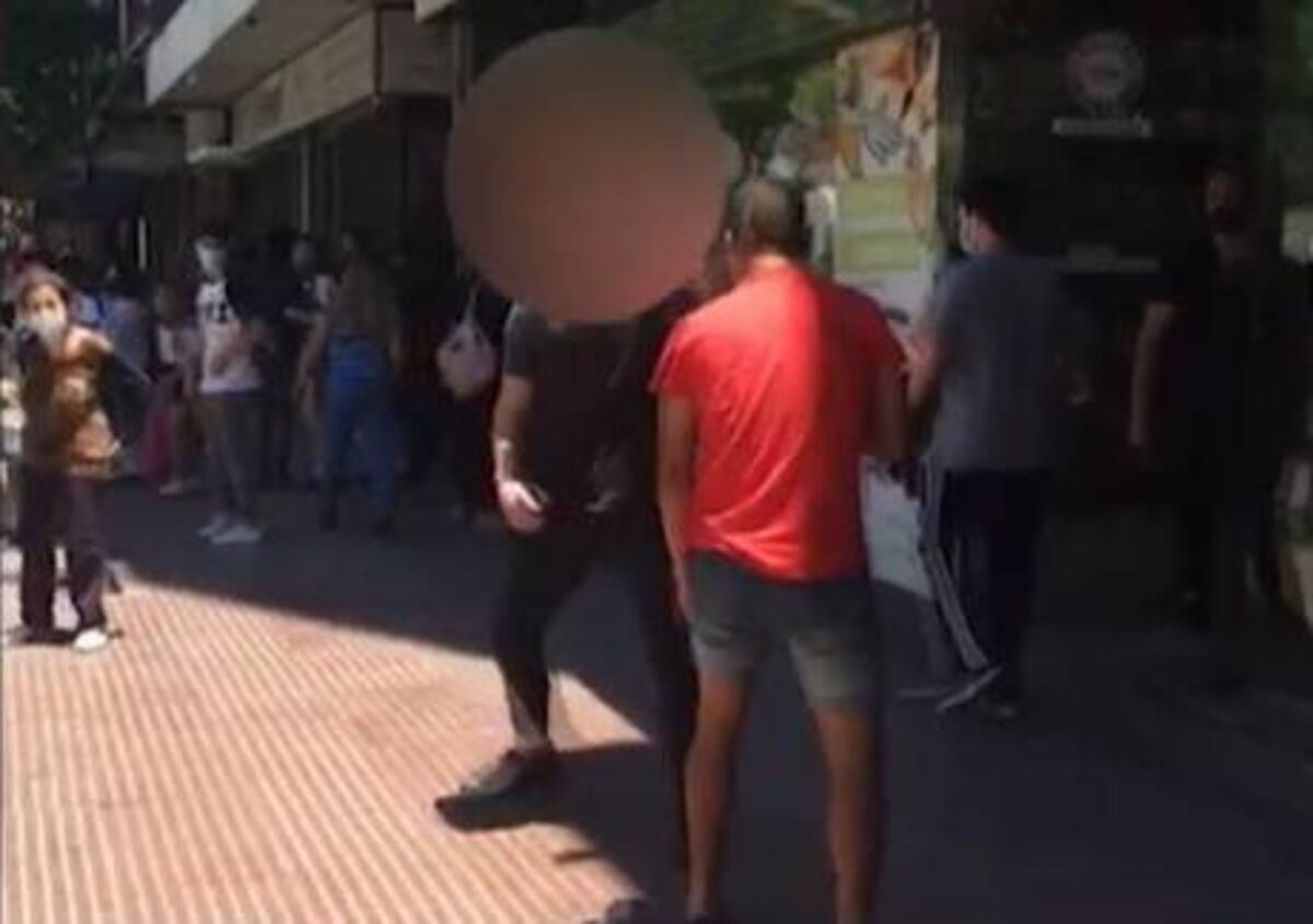 Video: pelea en un colegio de Córdoba termina con un joven inconsciente