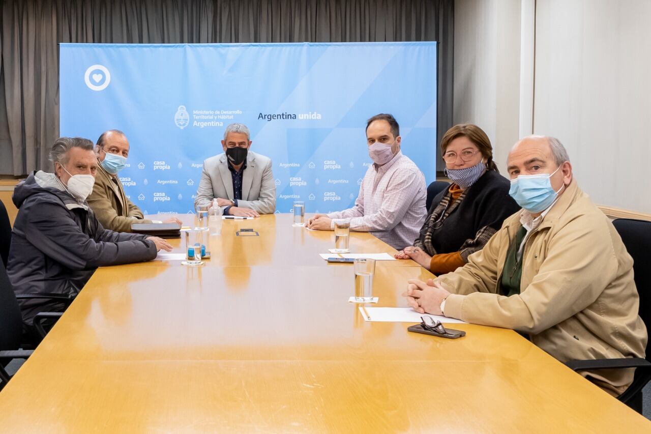 El intendente Carlos Sánchez se reunió con Jorge Ferraresi en Buenos Aires