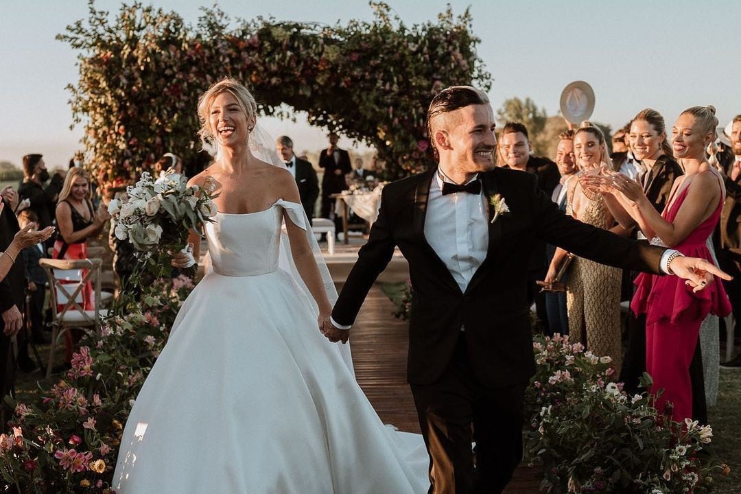 Stefi Roitman y Ricky Montaner, a minutos de dar el sí. (Instagram @@stefroitman)