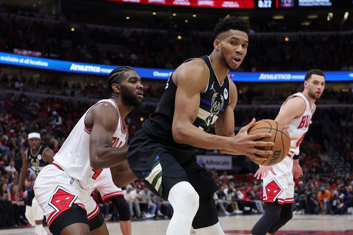 Giannis Antetokounmpo estrella de Milwaukee Bucks.