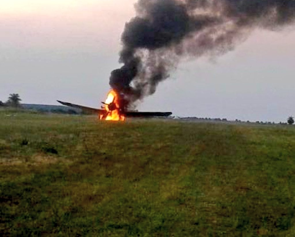 Un avión hidrante se incendió en el Club Hípico, Corrientes.