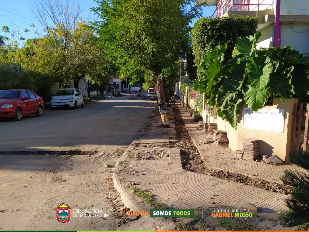 Avanza la obra de gas en pleno centro de la ciudad de Cosquín.