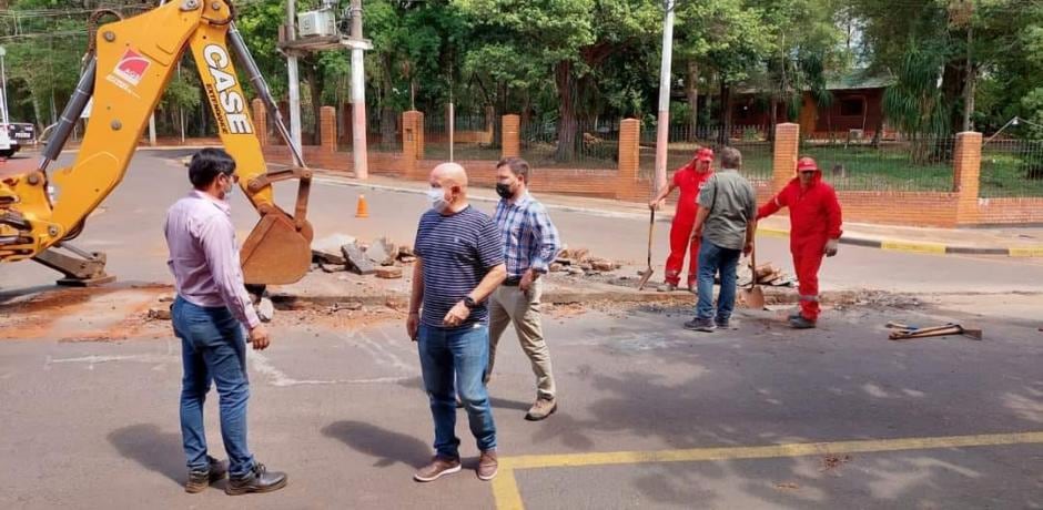 Inician obras de asfaltados en varias avenidas de Puerto Iguazú.