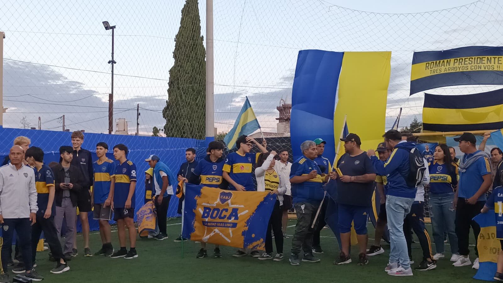 Clemente Rodríguez visitó Tres Arroyos y participó de un banderazo a favor de Riquelme