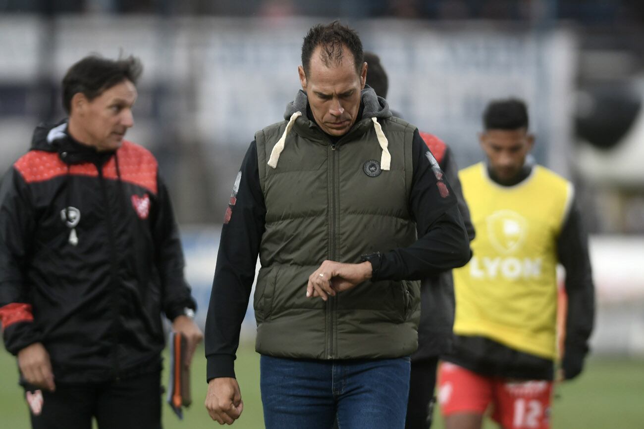 Instituto sufrió su primera caída en el campeonato este viernes y fue 2-0 ante Gimnasia en La Plata en el encuentro que inició la cuarta jornada de la Liga Profesional de Fútbol.  (Federico López Claro / La Voz)