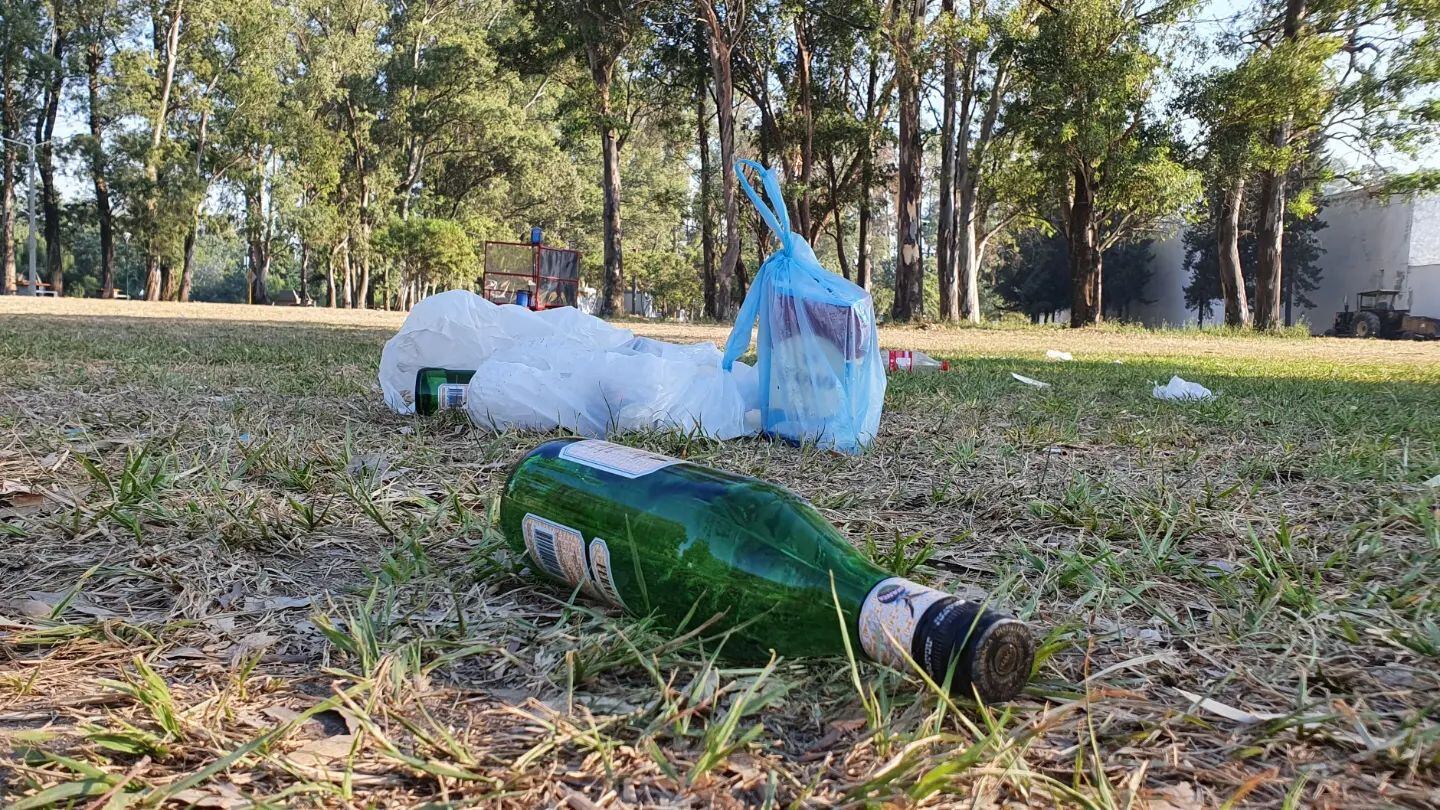 Basura en Costanera de Arroyito