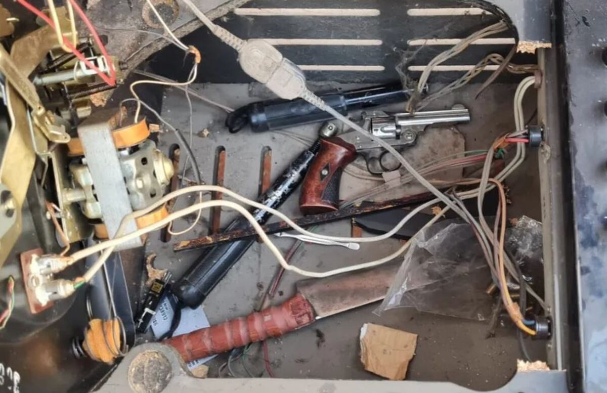 Caso Cacho Garay: hallaron armas, cartuchos, pastillas y videos en la casa del humorista detenido por abuso sexual