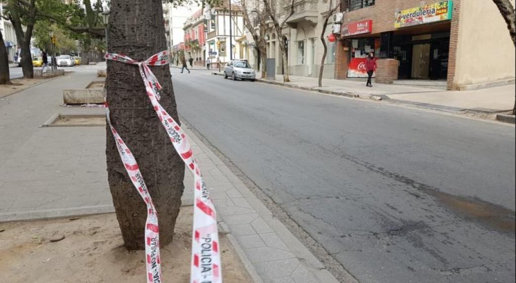 El hecho ocurrió en un edificio de boulevard Chacabuco. (La Voz).