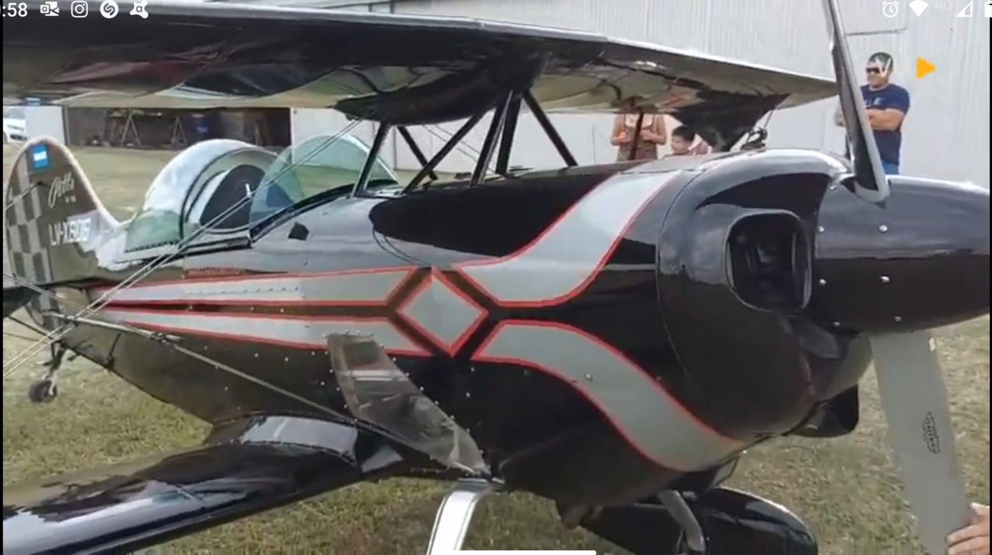 El Pitss con motor de 200 caballos que realizó acrobacias frente a Miramar de Ansenuza.