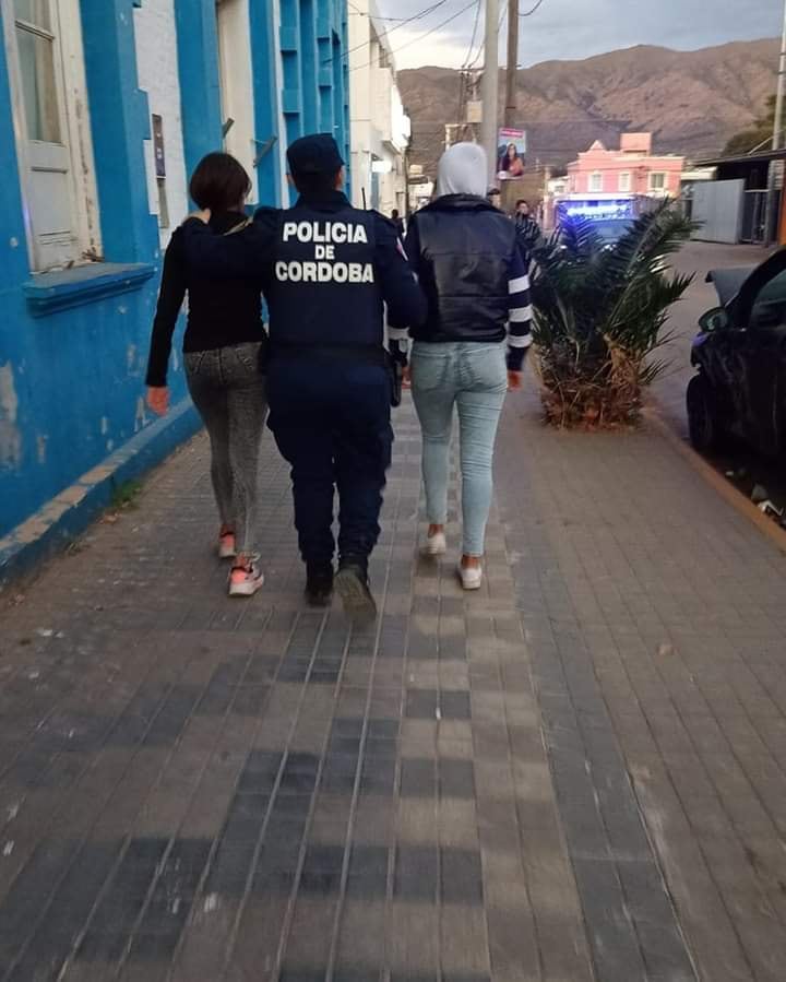 Saqueos en Cosquin. Cinco detenidos menores de edad.