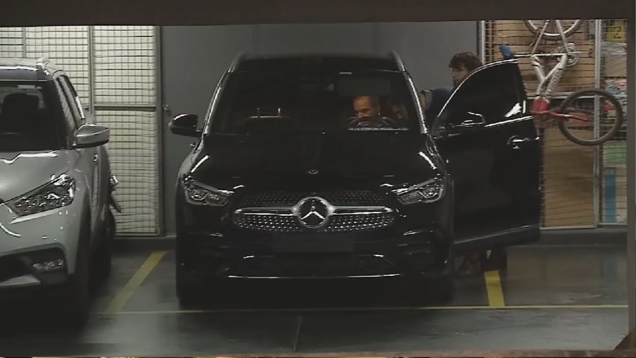 La camioneta Mercedes Benz de Jesica Cirio. (Foto: captura TN)