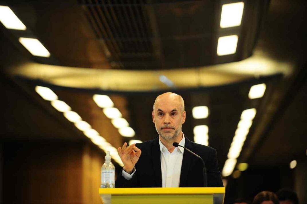 El jefe de Gobierno porteño, Horacio Larreta, esta noche de jueves al referirse a la quita de la coparticipación. (Fotos Clarín)