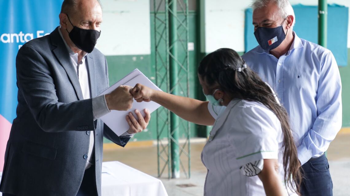 Omar Perotti en recorrida a escuela de Reconquista (Gobierno de Santa Fe)