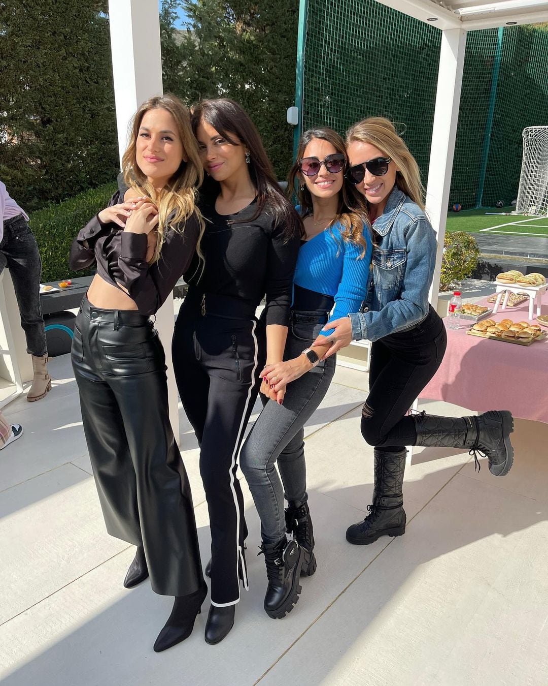 Antonela Roccuzzo festejando su cumple con amigas