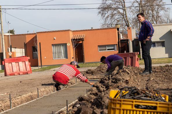 Soldini: inició la obra de cordón cuneta en el barrio Mercurio (Facebook Comuna de Soldini)