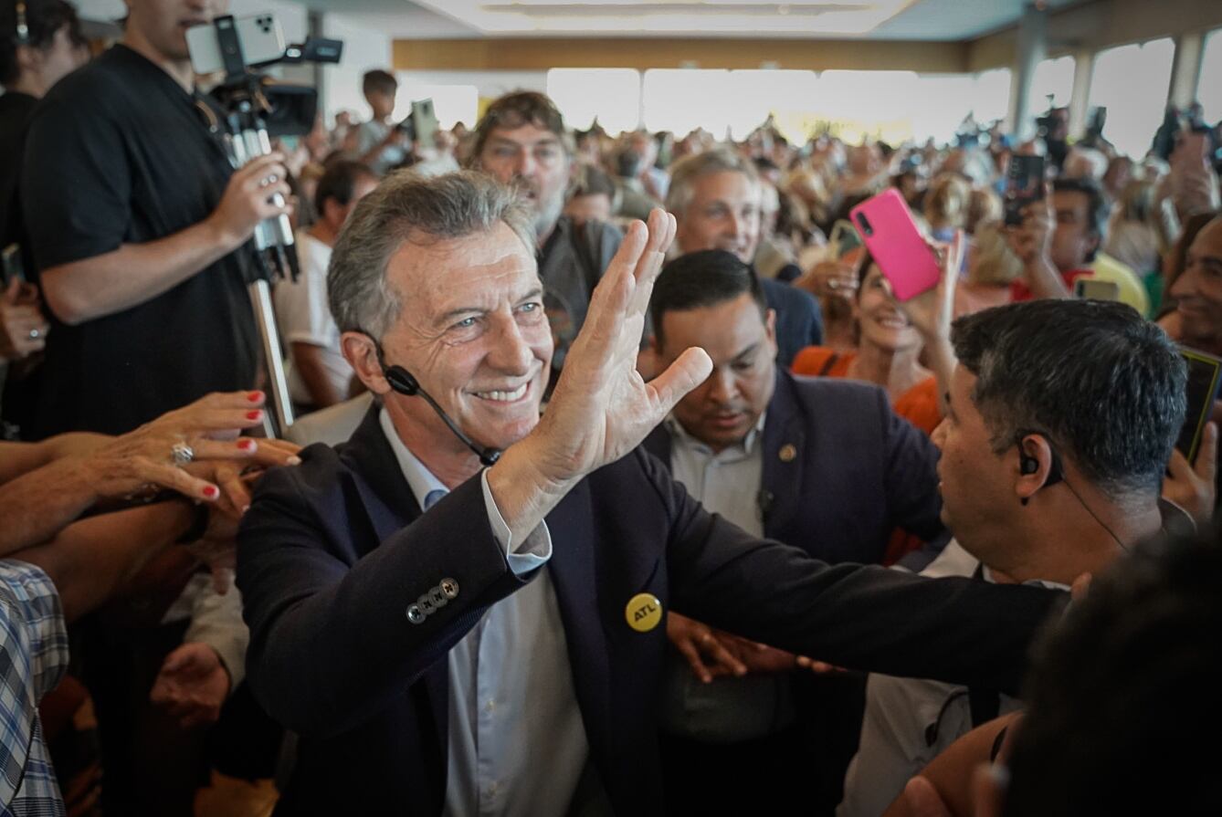 Macri recorrió las calles de Mar del Plata.