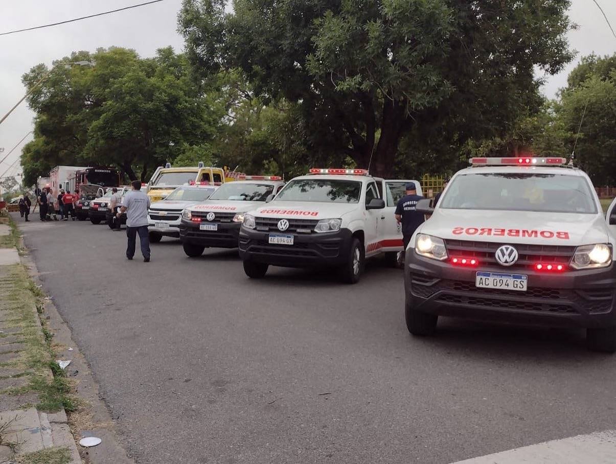 Los bomberos y brigadistas emprendieron el viaje a partir del pedido de ayuda del Gobierno nacional.