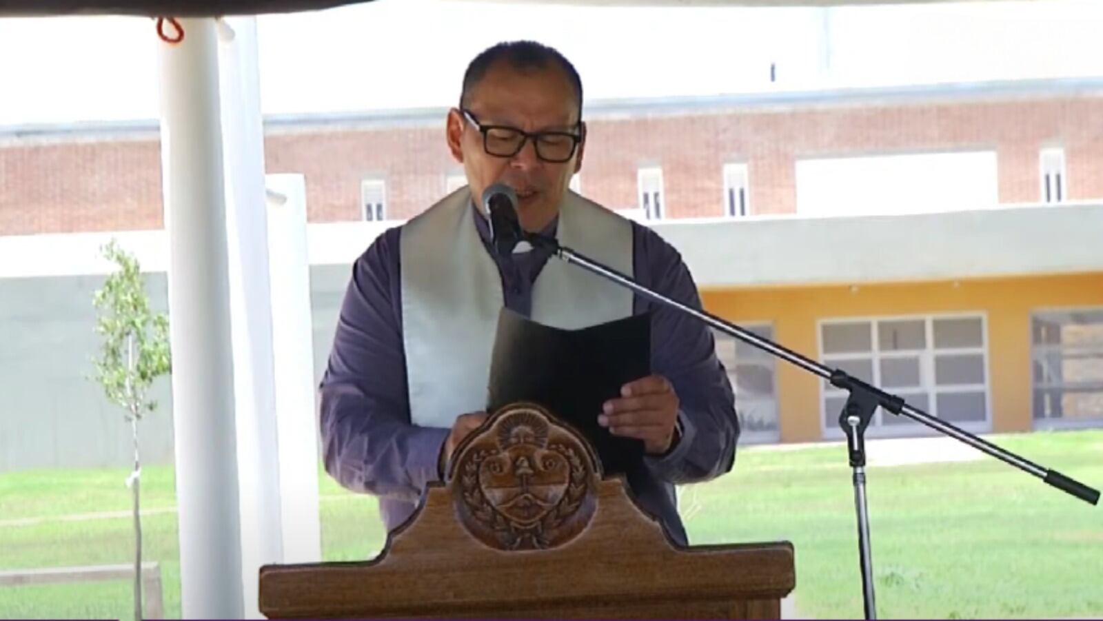 El padre Aldo Ramos invocó la protección de la Virgen del Carmen en la ceremonia de inauguración de la cárcel de Chalicán.