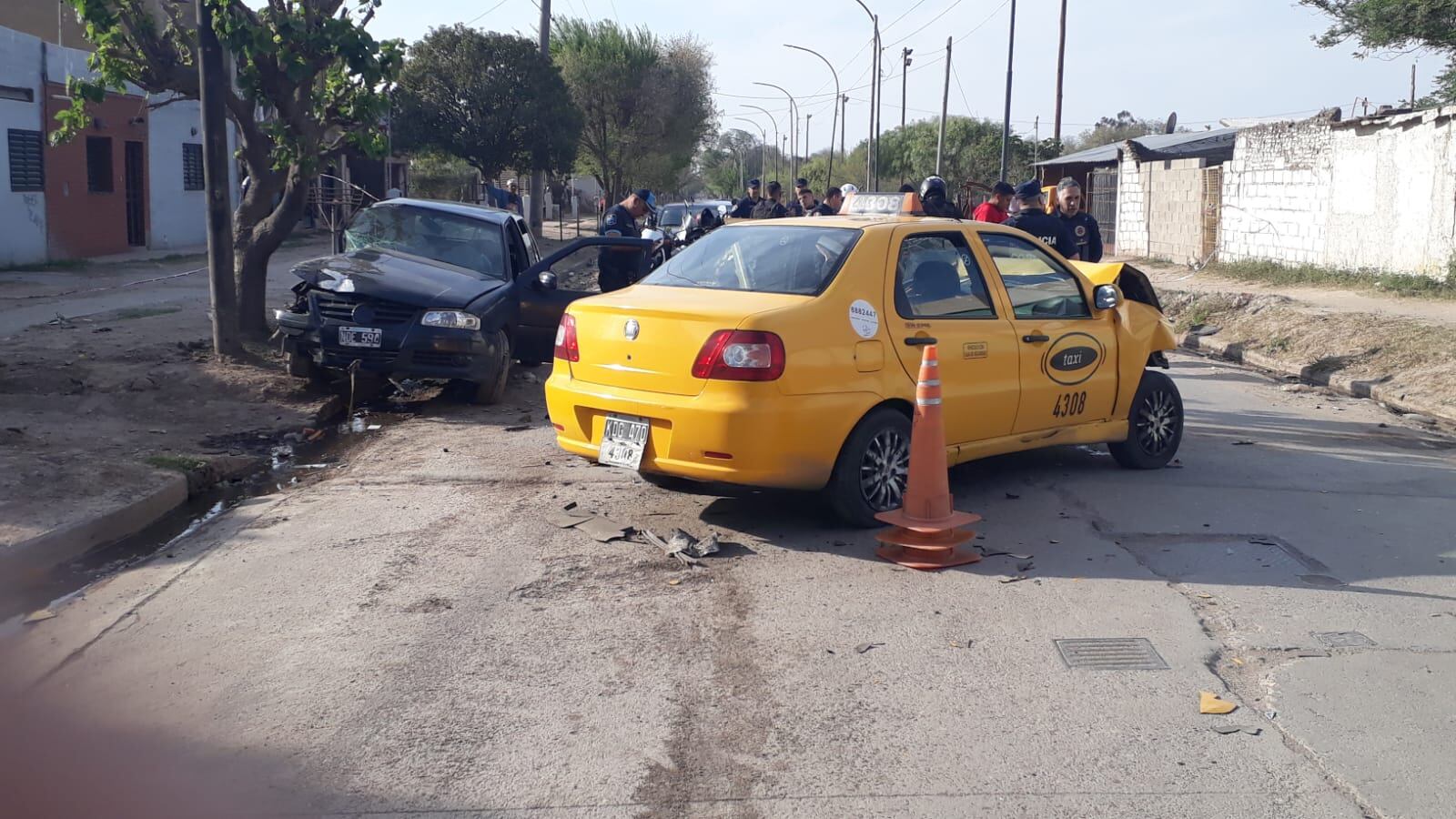 La violenta colisión ocurrió en barrio San Roque de la ciudad de Córdoba. (Policía)