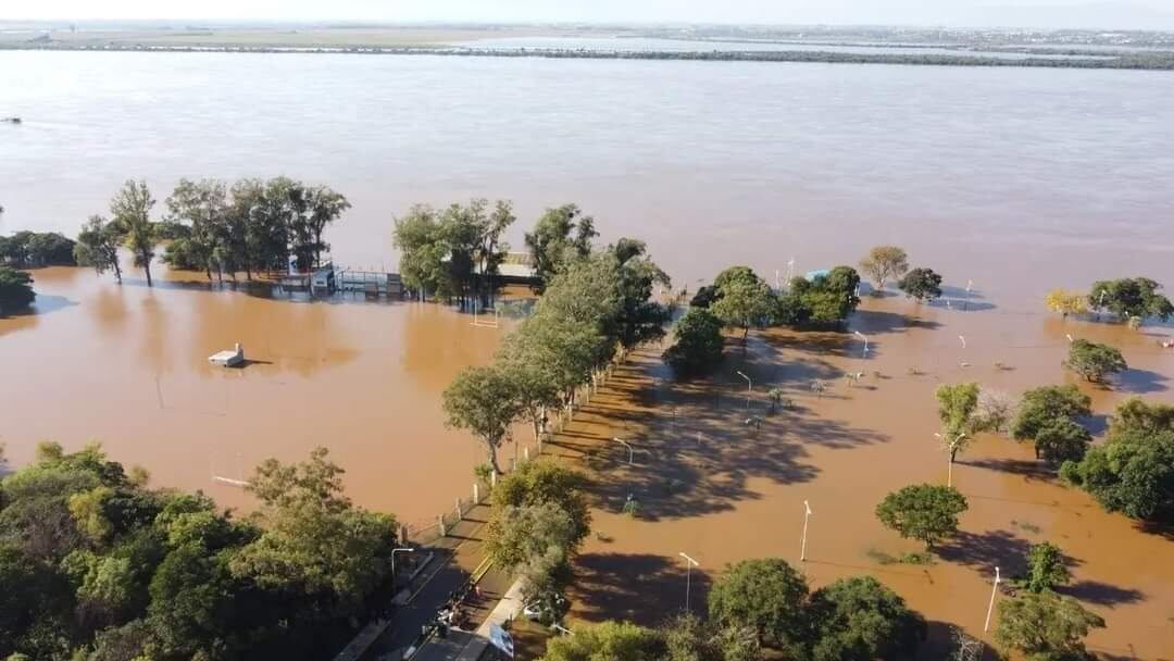 La crecida del río Uruguay afectó a siete puertos de Corrientes.