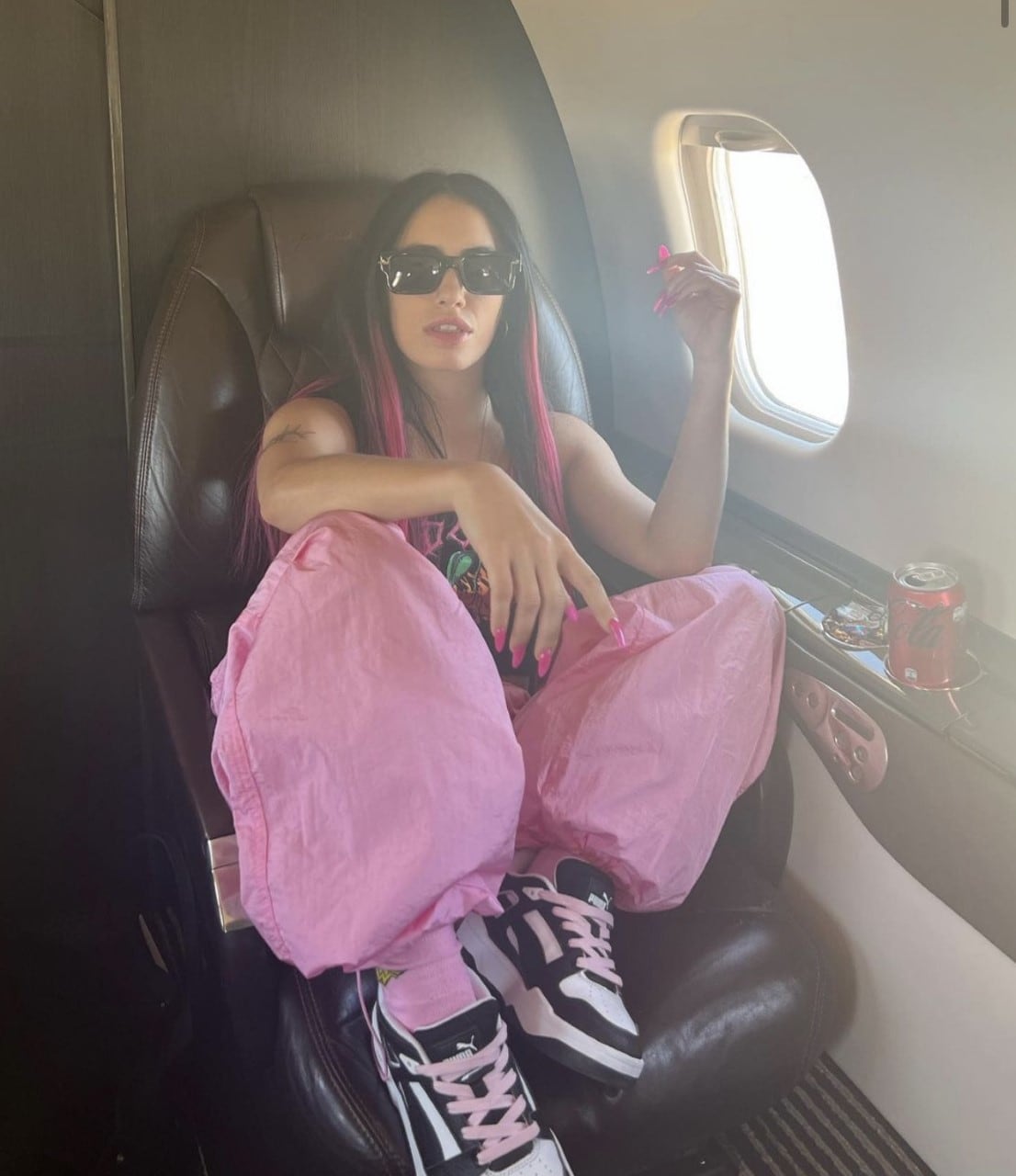 Lali Espósito y su jugado Barbiecore para volar en su gira Disciplina Tour.