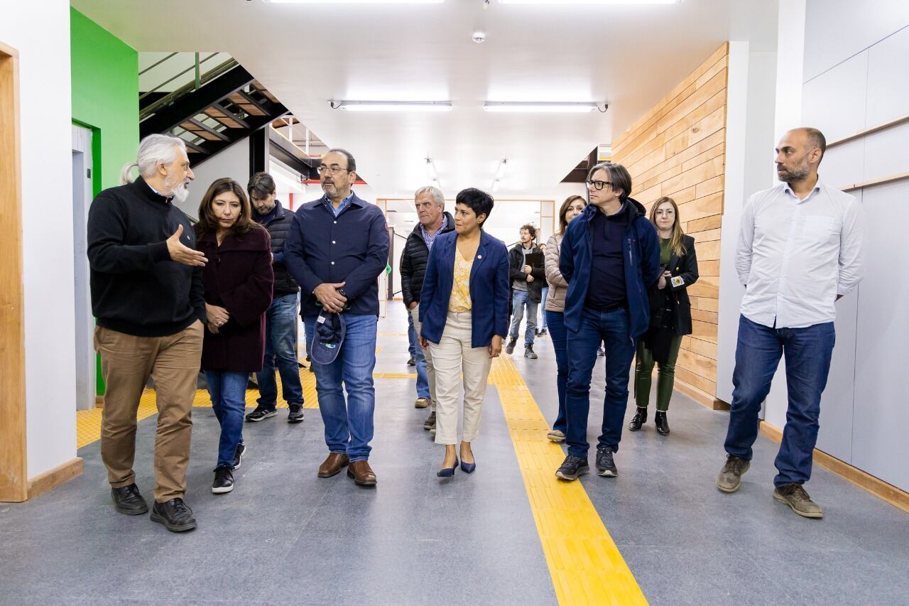 Analía Cubino realizó la recorrida final en la obra de la sede de la UNTDF en la ciudad de Ushuaia.