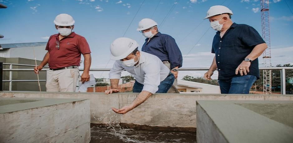 El gobernador de la provincia de Misiones, Dr. Herrera Ahuad, visitó la ciudad de Puerto Iguazú,