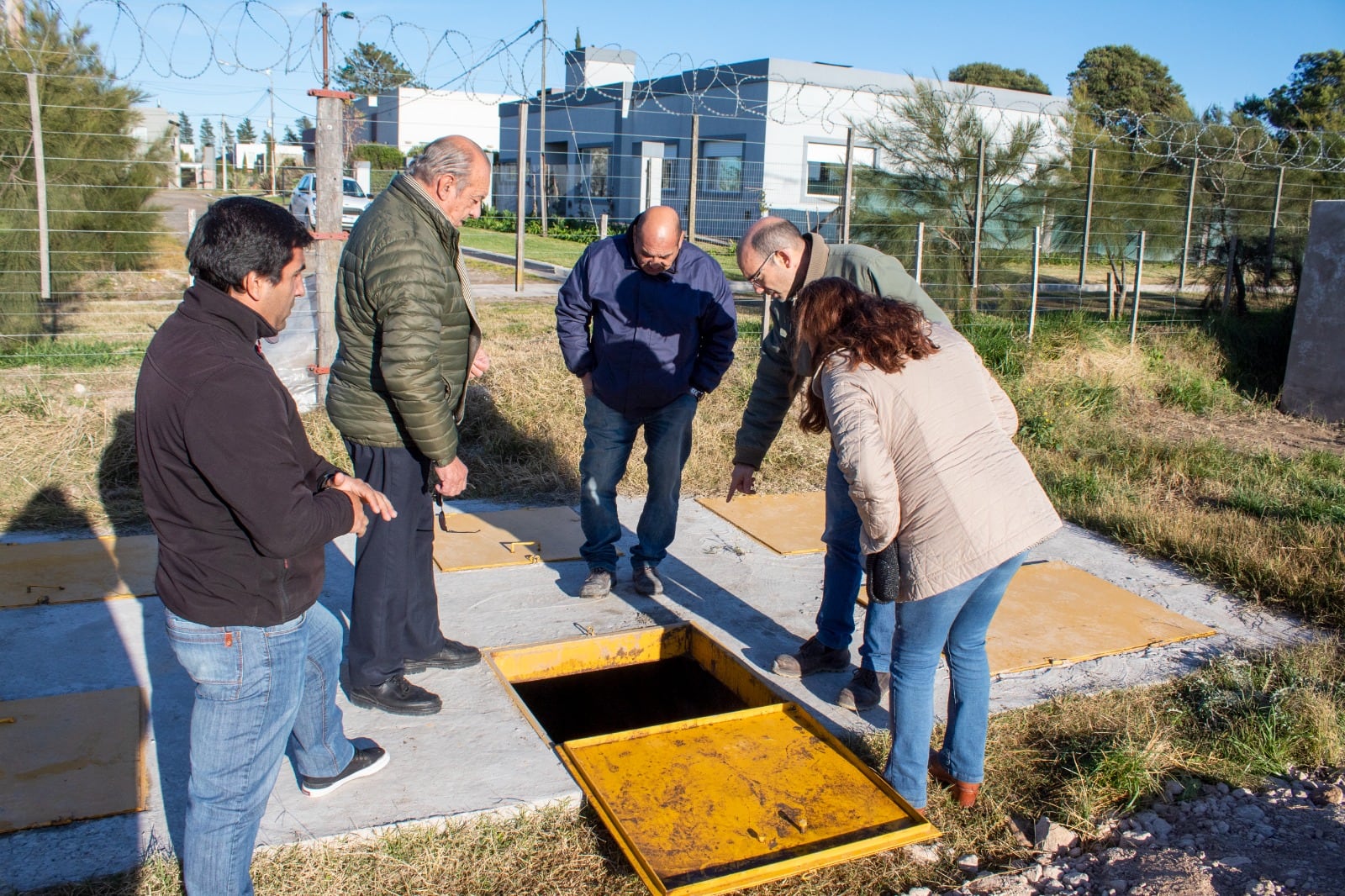 El intendente Sánchez recorrió las obras de cloacas de los barrios Florentino y country Zurita