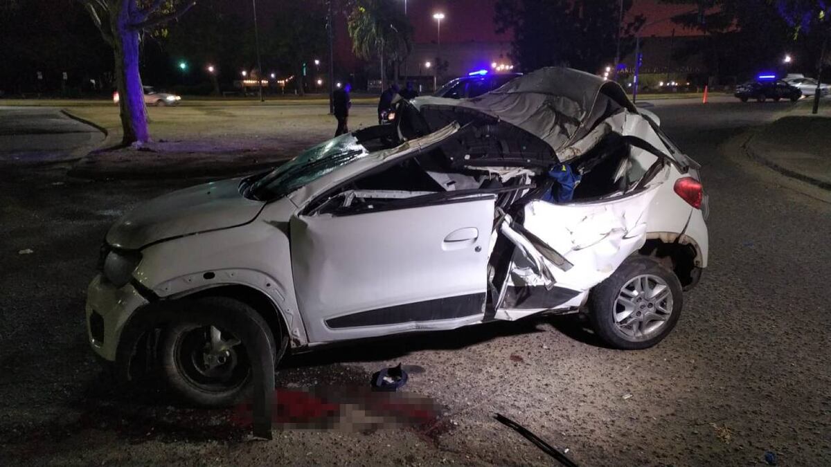 Choque en Rosario: fallecieron tres personas cerca del Parque Alem