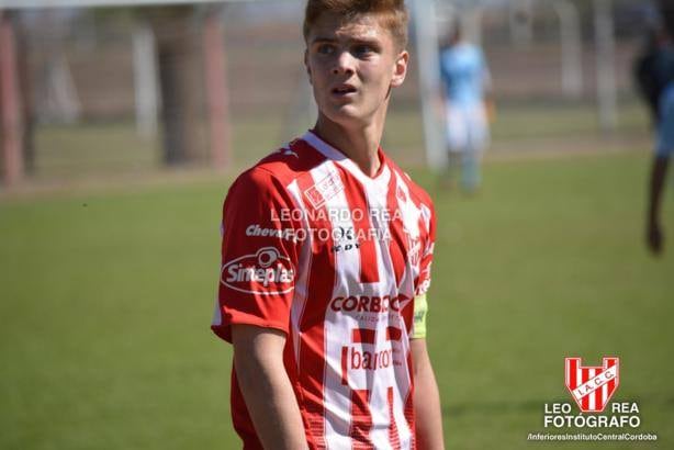 Lucas Beltrán en su etapa de formación en Instituto. Desde allí saltaría a River. (Instagram @BeltranLucass)