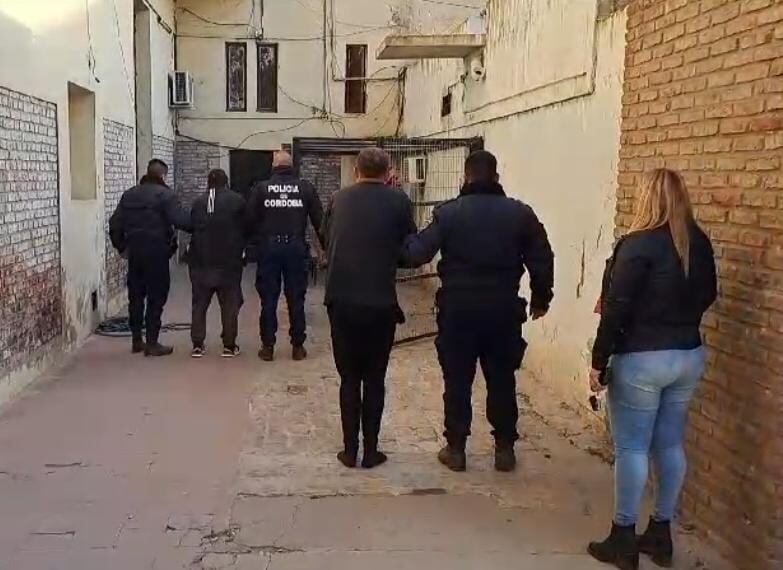 San Francisco. Los detenidos siendo trasladados a la comisaría de la Departamental San Justo. (Policía de Córdoba)