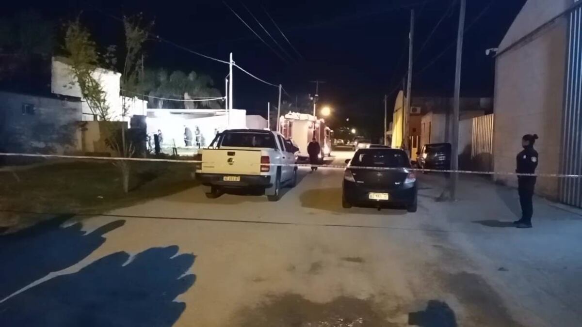 En Cañada de Gómez desenterraron cuerpos de dos bebés del patio de una casa