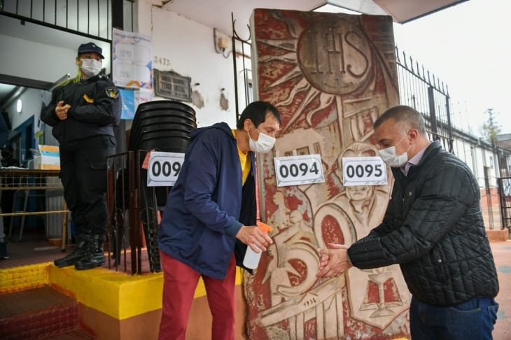 En el Instituto Superior Pedro Goyena emitió su voto el Vicegobernador, Carlos Arce