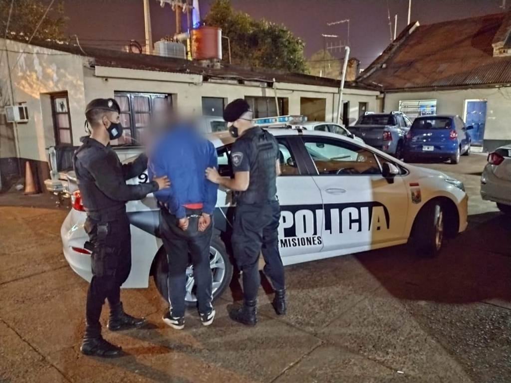 Por violencia contra su padre, terminó detenido.