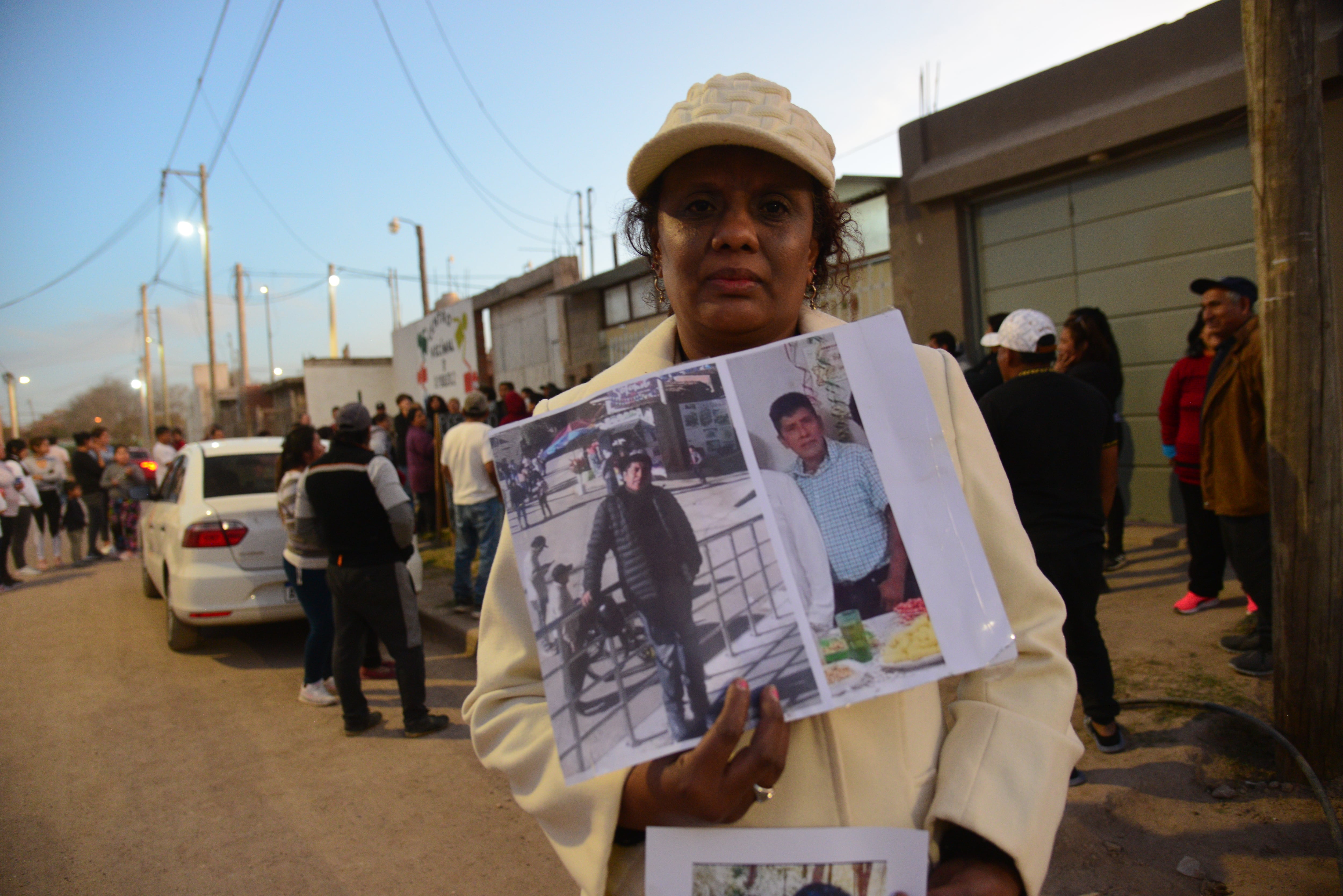 José Aguirre fue ultimado por delincuentes cerca de su casa cuando trabajaba en barrio El Pueblito. Su esposa Mónica y la comunidad piden justicia.