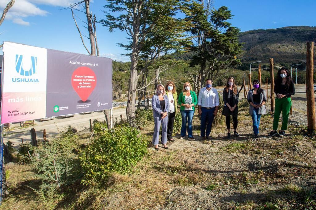 El lugar, está ubicado en la entrada al barrio de las 128 viviendas de ATE, allí se construirá el Centro.